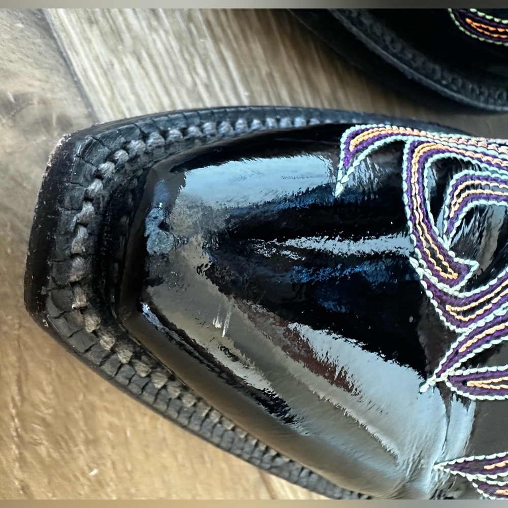 Lucchese Classics Patent Leather Black Peacock Embroidered Heeled Boots Size 8 - Picture 9 of 11